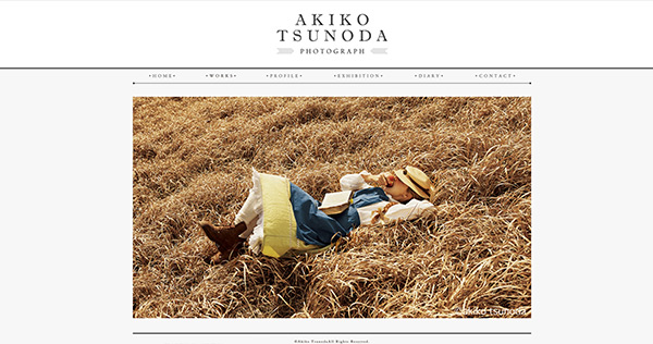 AKIKO TSUNODA<br>PHOTOGRAPH